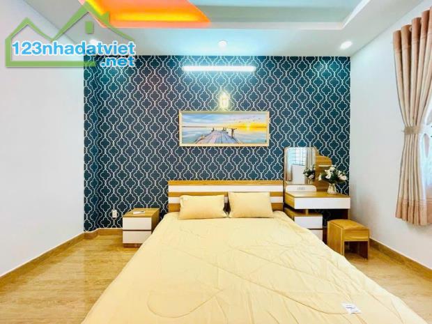 60M2 - NGANG 5 HIẾM- 3 TẦNG - ĐẸP Ở NGAY- PHƯỜNG 16 GÒ VẤP - CHỈ NHỈN 5Đ - 1