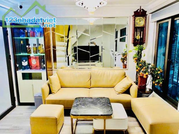 Gia Đình Cần Bán Nhà 40m², 7 tầng, Quan Nhân, Ô Tô, Ngõ Nông, Ở Luôn - 7.6 tỷ