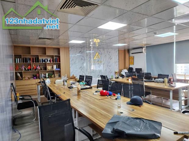 BÁN GẤP NHÀ PHỐ TRƯỜNG CHINH, VỈA HÈ KINH DOANH, Ô TÔ TRÁNH_DT 90M2, 4 TẦNG, MT 5M, 24TỶ - 1