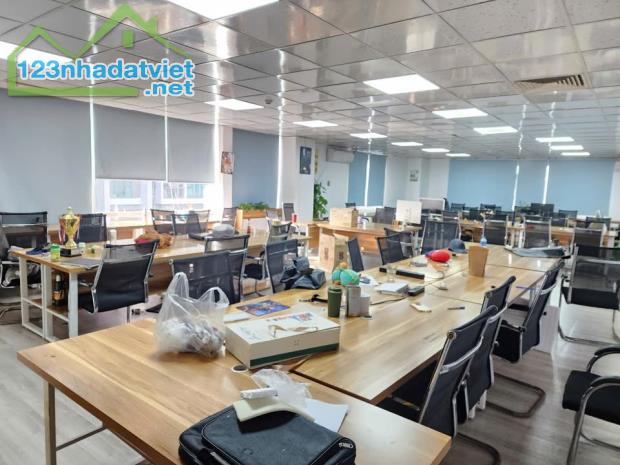 BÁN GẤP NHÀ PHỐ TRƯỜNG CHINH, VỈA HÈ KINH DOANH, Ô TÔ TRÁNH_DT 90M2, 4 TẦNG, MT 5M, 24TỶ