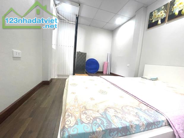Bán nhà 4 tầng phố Nguyễn Lương Bằng, quận Đống Đa, giá 2.18 tỷ. 0971813682. - 1