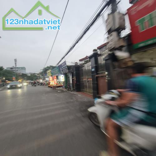 Sẵn nhà ở ngay full nội thất 5 tầng 40 m2 5 tỷ x tại Phúc Lợi, Long Biên. Lh 0989894845 - 1