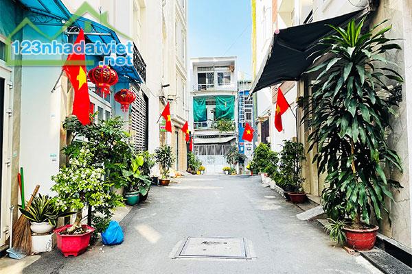 GẤP BÁN, Hẻm xe hơi 7 chổ, ở và kinh doanh, Khu Dân Trí, Chỉ hơn 6 Tỷ