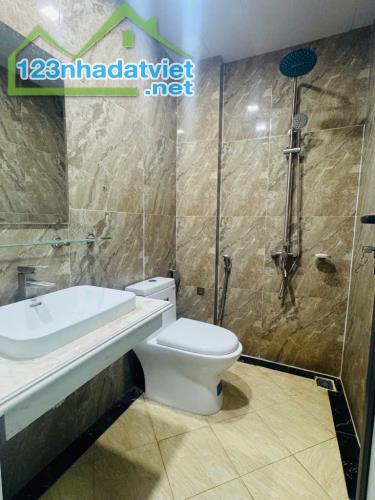 Nhà Quận Tây Hồ, diện tích 32m2, xây 5 tầng, trước nhà rộng hơn 3m, sổ đỏ pháp lý đầy đủ. - 4