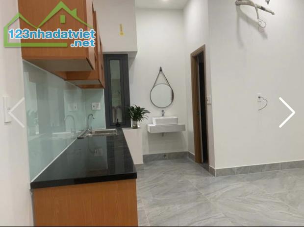 Nhà 3 tầng đường Hoàng Diệu. DT:78m . Ngang 5m nở hậu . Giá : 4tỷ650 thương lượng - 4