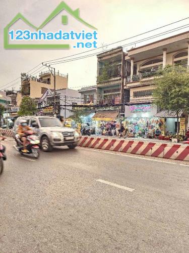 Bán nhà MỚI, SÁT MẶT TIỀN, 70m2, KHU HIỆN HỮU, hỗ trợ vay, Đường Huỳnh Tấn Phát, Quận 7. - 3