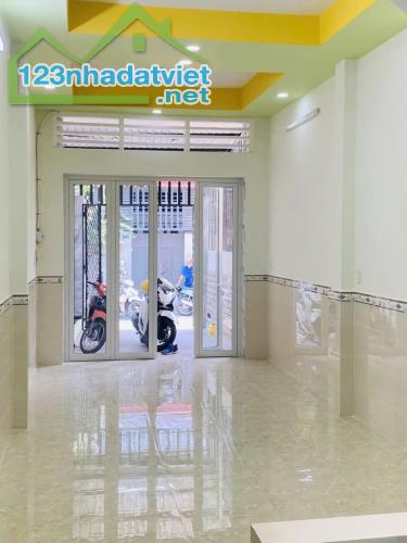 Bán nhà Quận 10, Cách mạng tháng 8, 73m2, 3 lầu, 17 tỷ.