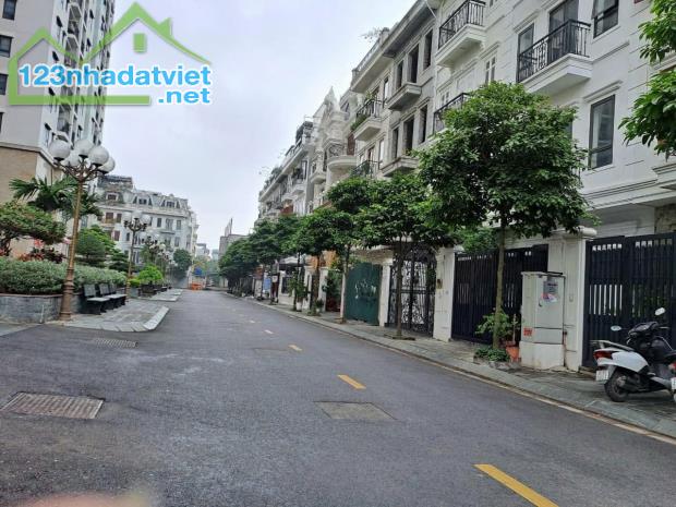 Bán nhà phố Lâm Hạ 100m², lô góc 3 mặt thoáng, ô tô tránh, giá cực tốt - 2