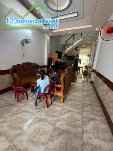 BÁN NHÀ SÁT MẶT TIỀN - BÙI VĂN NGỮ - HIỆP THÀNH - QUẬN 12 💥82m2 (4*21) chỉ 5.25 tỷ  💥3 t