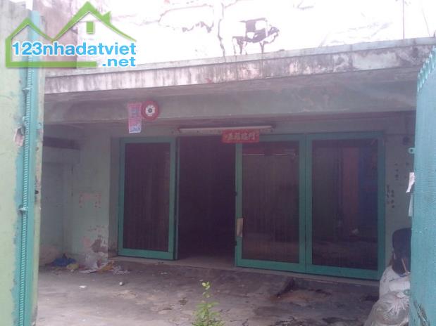 bán nhà lưu hữu Phước , phường 15, quận 8. Tổng diện tích 86.8m, ngang 5.5mx18m, nhà cấp 4 - 3