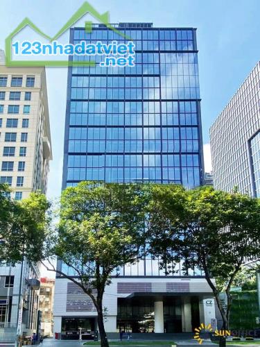 Bán Tòa Văn Phòng Mặt Phố Từ Hoa, Tây Hồ DT 330m2, 11T, MT 11.2m. Giá Cực Rẻ