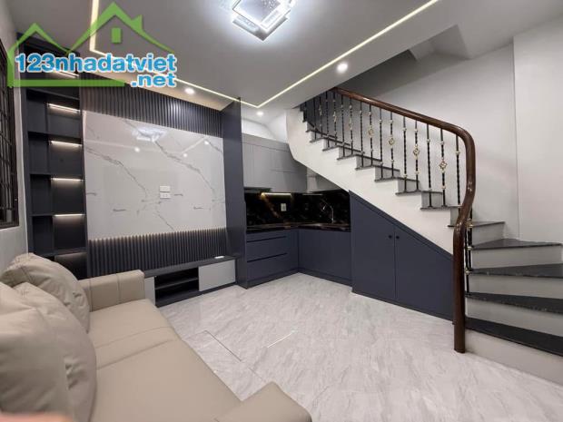 💥 Bán nhà Văn Cao Ba Đình 39m 5 tầng mặt tiền rộng