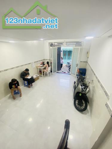 (S372) BÁN NHÀ PHÚ THỌ HOÀ, TÂN PHÚ. HẺM XE HƠI. + Diện tích 4m*10m - nhỉnh 4ty. + Kết cấ