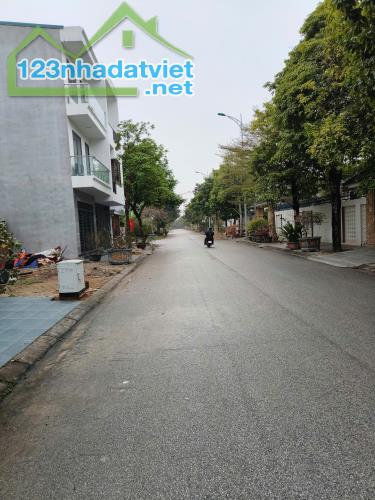 Bán nhà 3 tầng KDT Minh Phương 94.5m2 - MT 4.5m 3.9 tỷ