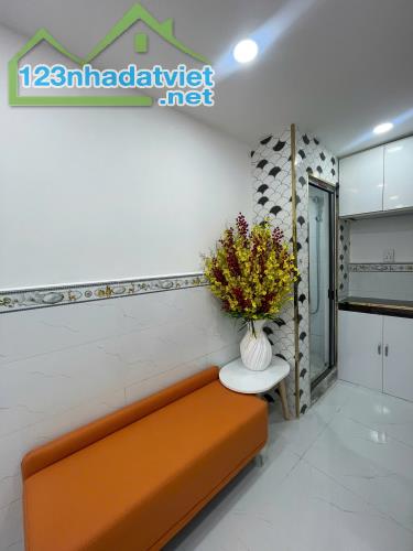 NHÀ NGON NỞ HẬU HIỆN HỮU , KHÔNG QUY HOẠCH , HẺM XE HƠI , HOÀN CÔNG ĐỦ , NHỈNH 3 TỶ - 1