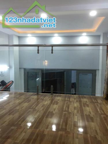 Nhà Mặt Tiền Đường Phùng Văn Cung, Quận Phú Nhuận, Giá 4.9 Tỷ - 2