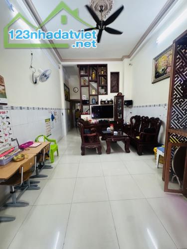 Nhà phố mặt tiền - KDC Nam Long, An Lạc Bình Tân – Xe hơi ngủ trong nhà!