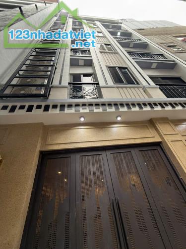 BÁN GẤP CCMN HÒA BÌNH, HAI BÀ TRƯNG 5T, 40m2, MT3.8.m, 8.75 Tỷ. LH: 0962 630 109 - 4