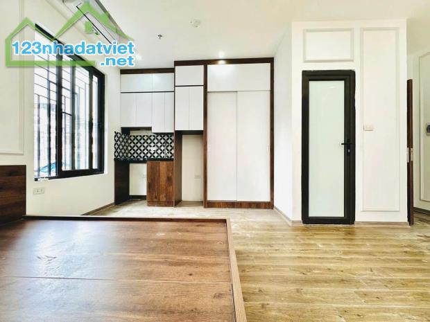 BÁN GẤP CCMN HÒA BÌNH, HAI BÀ TRƯNG 5T, 40m2, MT3.8.m, 8.75 Tỷ. LH: 0962 630 109 - 2