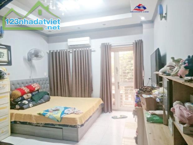 HIẾM - CHÍNH CHỦ 1 ĐỜI - HẺM XE TẢI - LÔ GÓC 2 MT TRƯỚC SAU - 4 TẦNG BTCT - CHỈ 15 T. TL. - 2