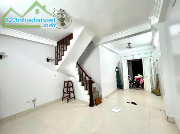 HIẾM NHÀ TÂN MAI, Ở LUÔN, KINH DOANH, Ô TÔ TRÁNH, GẦN PHỐ 27M2X 5 TẦNG GIÁ CHỈ 4,9 TỶ - 3