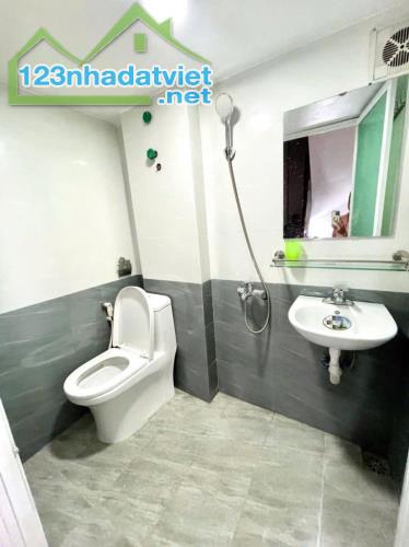 HIẾM NHÀ TÂN MAI, Ở LUÔN, KINH DOANH, Ô TÔ TRÁNH, GẦN PHỐ 27M2X 5 TẦNG GIÁ CHỈ 4,9 TỶ