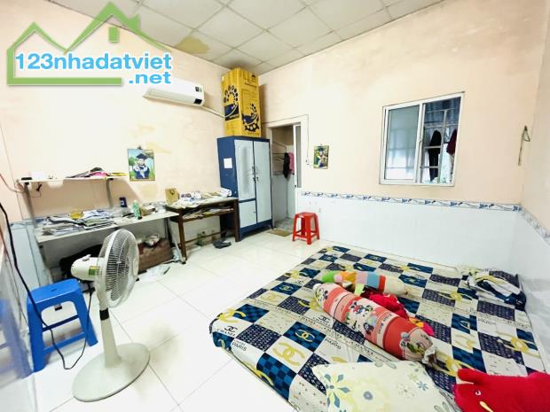 Bán nhà đường Nguyễn Ảnh Thủ, Hóc Môn, 68m2, 2 tầng, giá chỉ 3.3 tỷ còn thương lượng. - 3