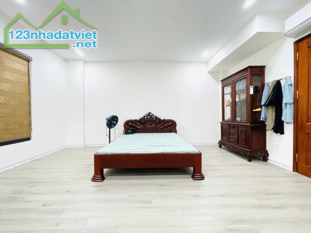 BÁN NHÀ :KHƯƠNG HẠ-THANH XUÂN   +  DT:44M2 X 6T X 5M.MT    + - 4