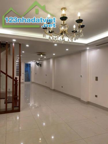 Bán nhà mặt phố Nhật Chiêu 110m2, 5T thang máy, MT6.6m view Hồ Tây cực đẹp giá 72 tỷ - 4