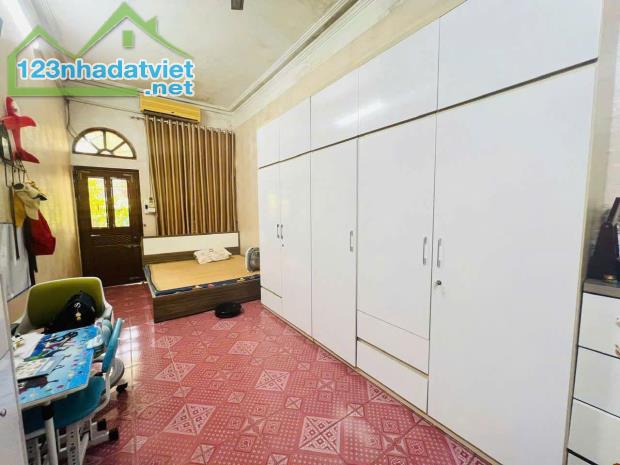 Mặt Phố Vip BA ĐÌNH - Vỉa Hè - Kinh Doanh Ngày Đêm - Vị Trí Đẹp - Giá Đầu Tư : DT 65m x 3 - 3