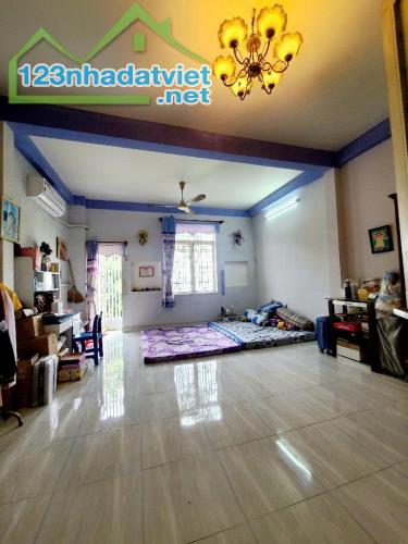 Mặt tiền hẻm 219 Tạ Quang Bửu 4x22 Nở hậu chỉ 12 tỷ 7