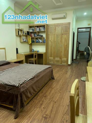 CHO THUÊ Nhà Hoàng Quốc Việt, DT 45m, 5 tầng, MT 4,5m, THÔNG SÀN, Ô TÔ - 2