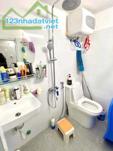 Bán gấp Nhà 2 tầng đường Trần Nguyên Hãn, Lê Chân.26m2. Mặt tiền 3,2m.Giá chỉ 1tỷ38 - 3