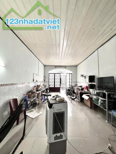 Bán gấp nhà C4 Nguyễn Văn Quá – Q12 – hẻm xe hơi – 112m2 (4.3x25m)- Giá 5.8Tỷ