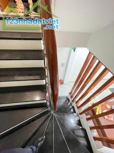 Nhà Xuân La, Tây Hồ ngõ thông tứ phía,200m ra Hồ Tây, ô tô nhỏ 5 tạ qua, nhà đẹp, giá chỉ