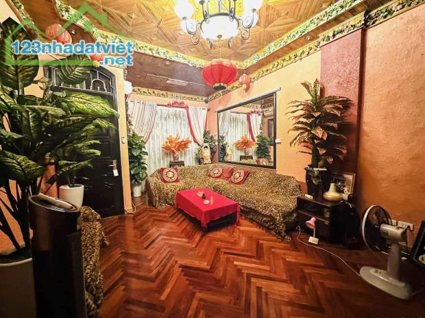 Phân lô Trần Quốc Hoàn, Ô tô tránh, ở sướng 60m 6 tầng 4.1m mặt, Giá 17.9 tỷ.  0796193699 - 2