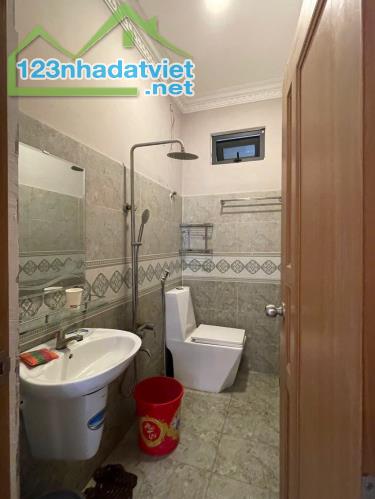 Bán nhà đường 5,5m, Liên Chiểu, dt 100m2, giá chỉ nhỉnh 2 tỷ, giá tốt nhất khu vực - 1