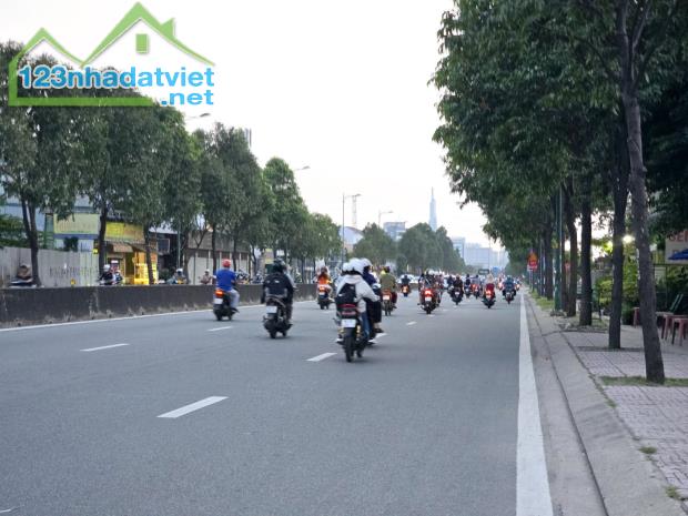 Cần bán gấp nhà Mặt tiền Phạm Văn Đồng Linh Tây, Thủ Đức, 90m2, ngang 5.8m, 8 tỷ xxx - 4