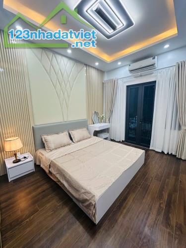 NHÀ MỚI ĐẸP-Phố Khúc Thừa Dụ (Trương Công Giai) 30m2/5 Tầng 7.95 TỶ, Gần phố - 3