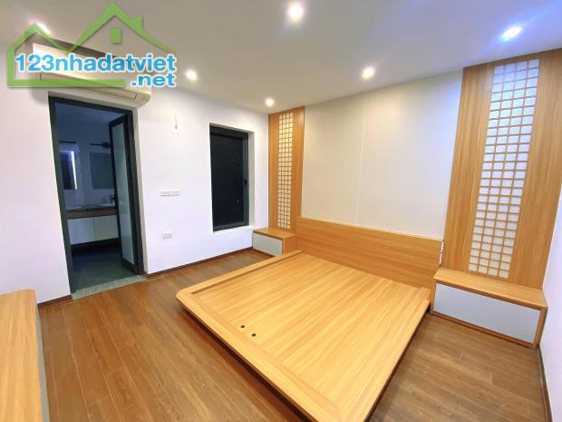 Phân lô Hoàng Quốc Việt, gần phố, Gara, ở sướng,66m 4 tầng 6m mặt, Giá 19.5 tỷ. 0796193699 - 2
