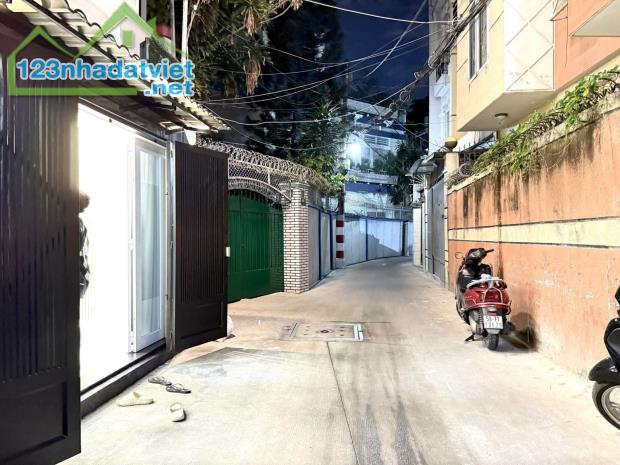 VIP PHAN XÍCH LONG PHÚ NHUẬN - HẺM XE HƠI 5M-NHÀ ĐẸP 5 TẦNG- DTS 162m2-4PN 5WC- 6.9TỶ - 2
