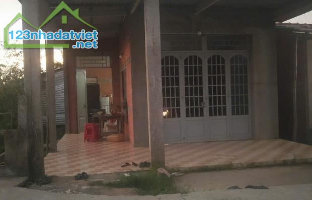 HOT !!! NHÀ Chính Chủ - Giá Tốt - Cần Bán Nhà Tại , Thị trấn Chợ Lách, Chợ Lách, Bến Tre - 2