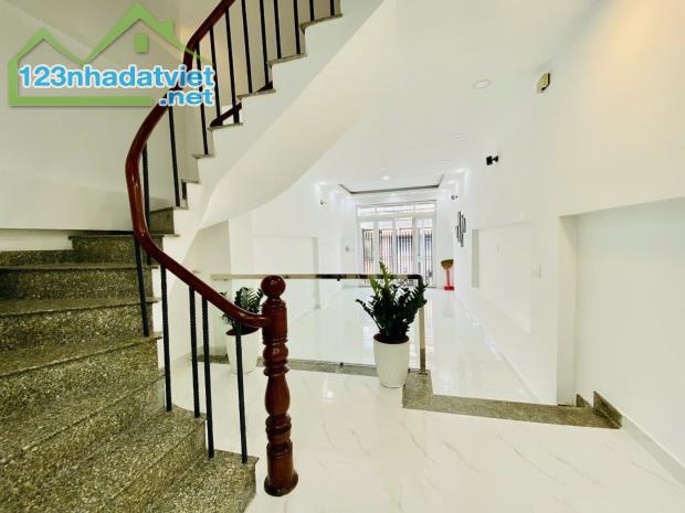Hiếm, Hẻm xe hơi, khu phân lô, nhà mới ở ngay, 3 tầng, 3 phòng ngủ, Diện tích 64m2 chỉ - 1