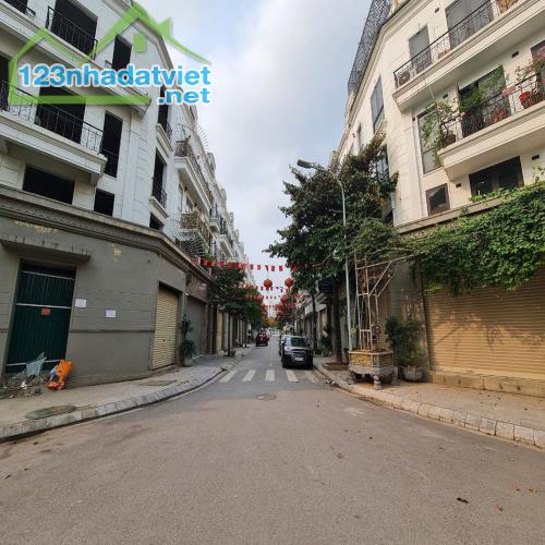Cho thuê Shophouse Thuận An Central Lake 90m2 5 tầng. Đã hoàn thiện. Lh 0989894845 - 1