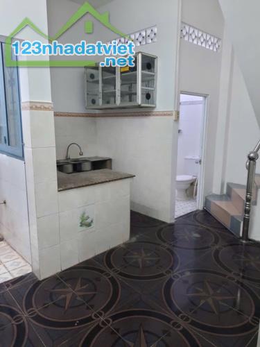 NHÀ BÁN - NGAY KHU TRUNG TÂM QUẬN GV - GIÁP GV 175 & CHỈ 5 PHÚT RA SÂN BAY TSN - DT 56M² - 1