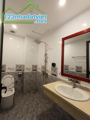 Bán nhà Bát Khối - Long Biên. Gần dự án cầu Trần Hưng Đạo. Ngõ nông, 30m x 5T. - 4