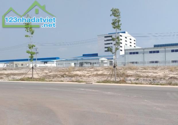 KẸT TIỀN BÁN 2.300M2 ĐẤT THÔNG KCN NHÀ MÁY ĐANG H.ĐỘNG. XÂY TRỌ CHO THUÊ.GIÁ 190TR - 3