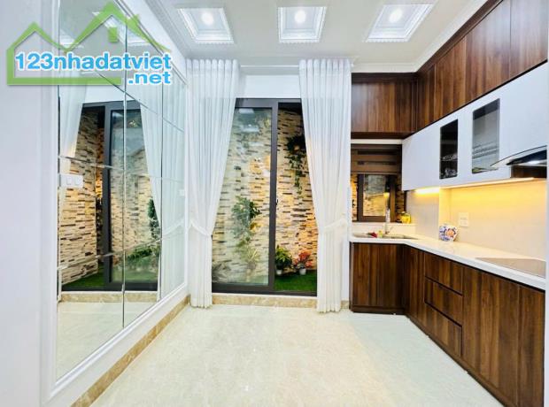 Bán nhà Thịnh Quang, Đống Đa, 40m2x4t, gần phố, gần ô tô, phân lô thoáng sáng. - 3