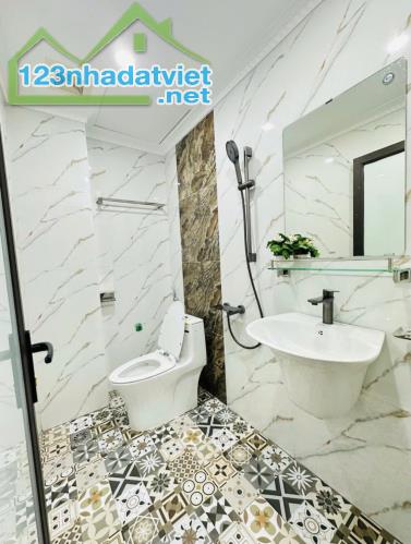 Bán nhà Thịnh Quang, Đống Đa, 40m2x4t, gần phố, gần ô tô, phân lô thoáng sáng. - 1