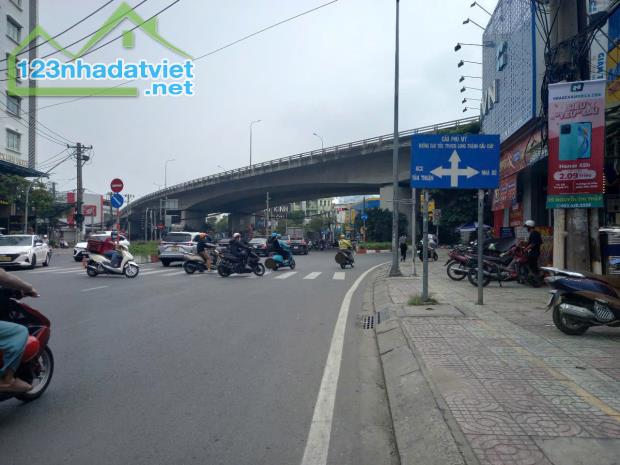 BÁN NHÀ NGUYỄN VĂN QUỲ QUẬN 7, CÁCH MT 5M, TẶNG 4 CĂN NHÀ TRỌ CHO THUÊ, 108M2 CHỈ 5.5 TỶ